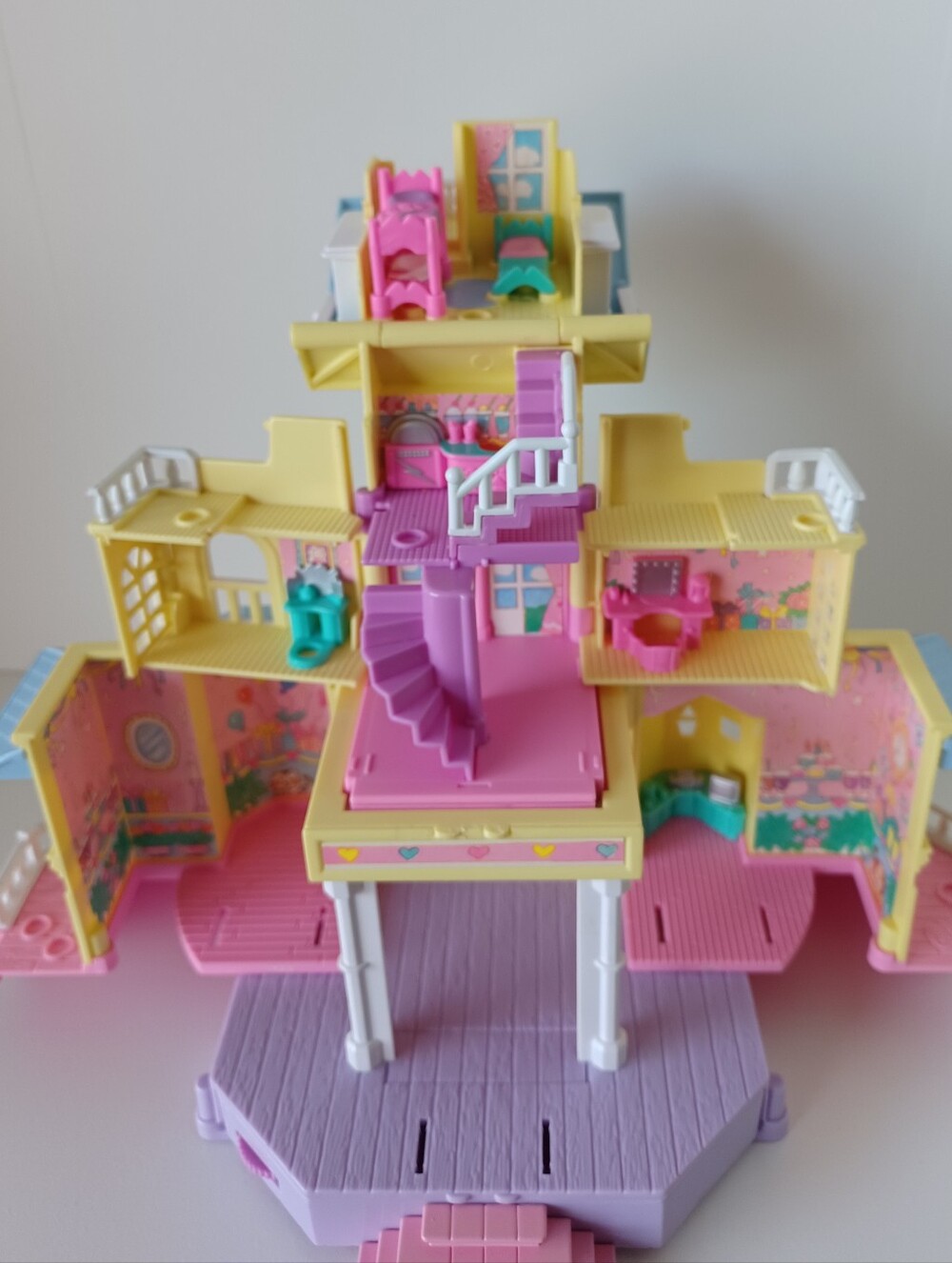 Vintage 1995 Polly Pocket Bluebird Yellow Clubhouse Playset Toy Collectible - Picture 9 of 9